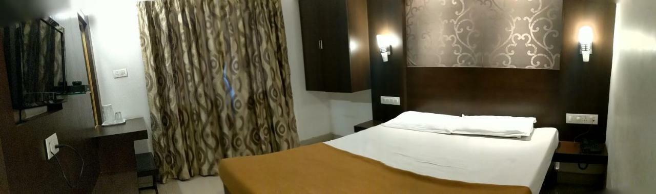 Aashraya Hotel Mysore Ngoại thất bức ảnh