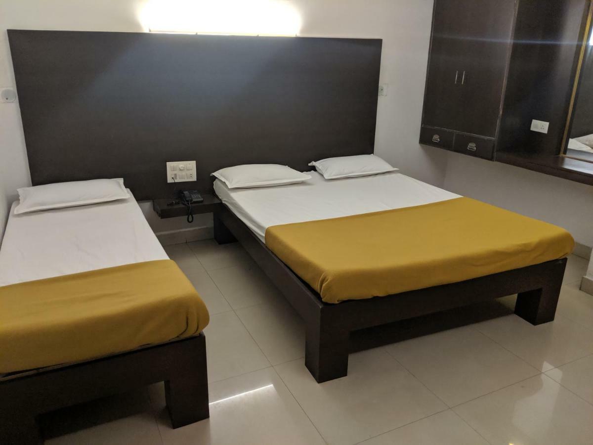 Aashraya Hotel Mysore Ngoại thất bức ảnh