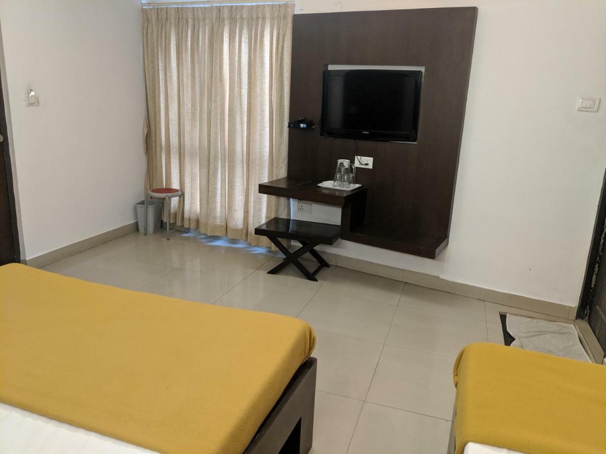Aashraya Hotel Mysore Ngoại thất bức ảnh