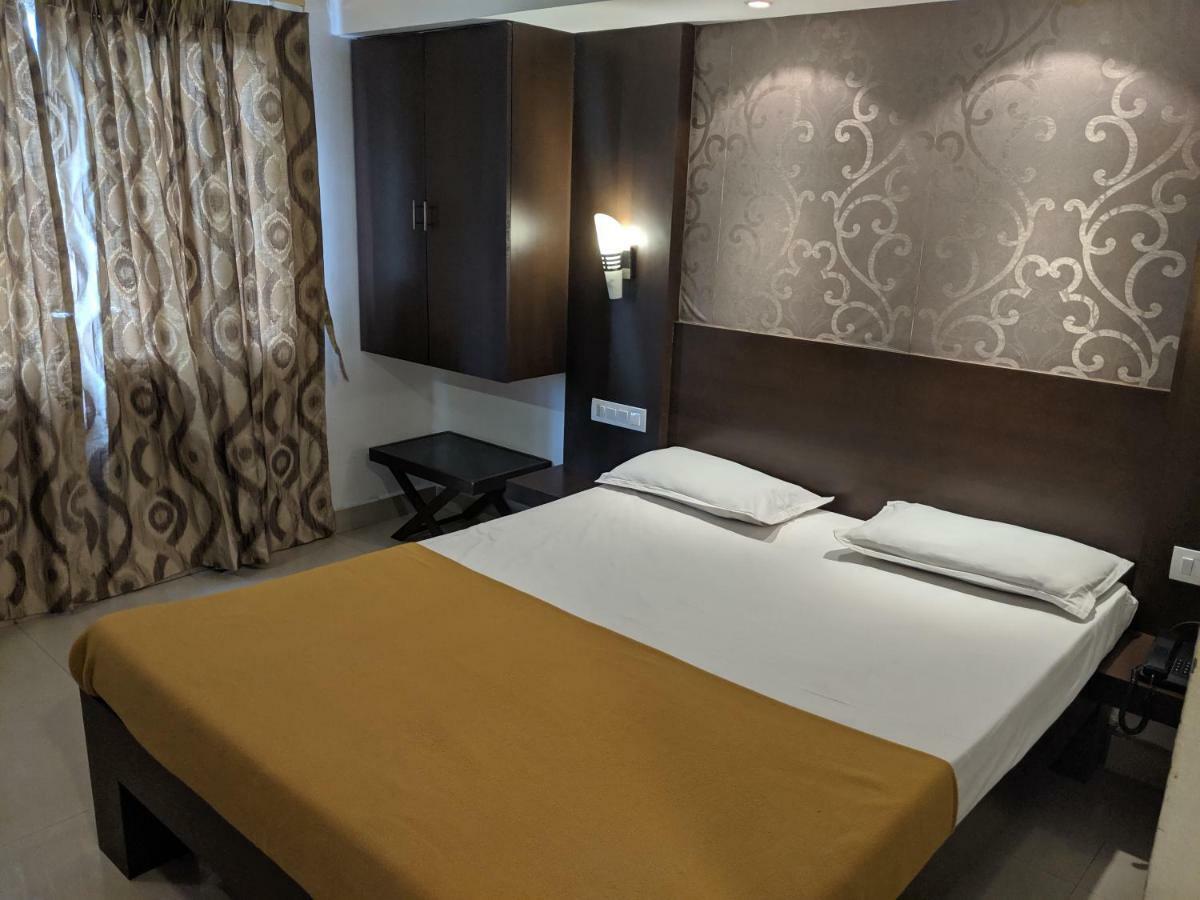 Aashraya Hotel Mysore Ngoại thất bức ảnh