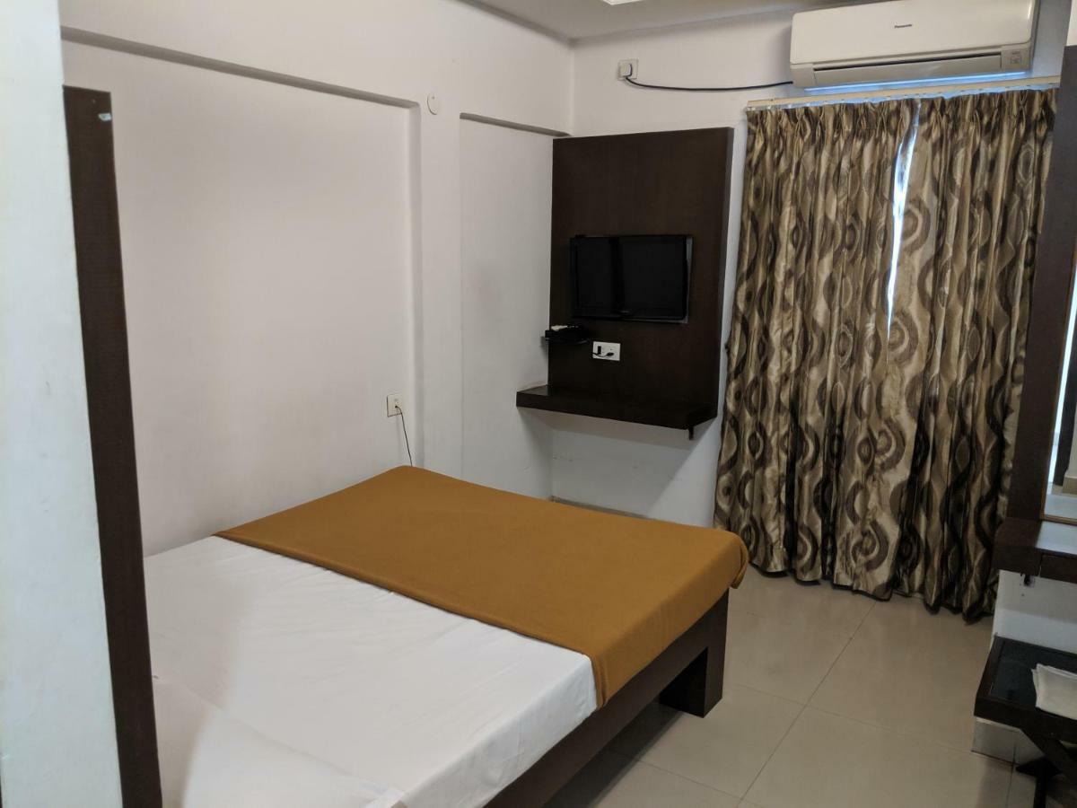 Aashraya Hotel Mysore Ngoại thất bức ảnh